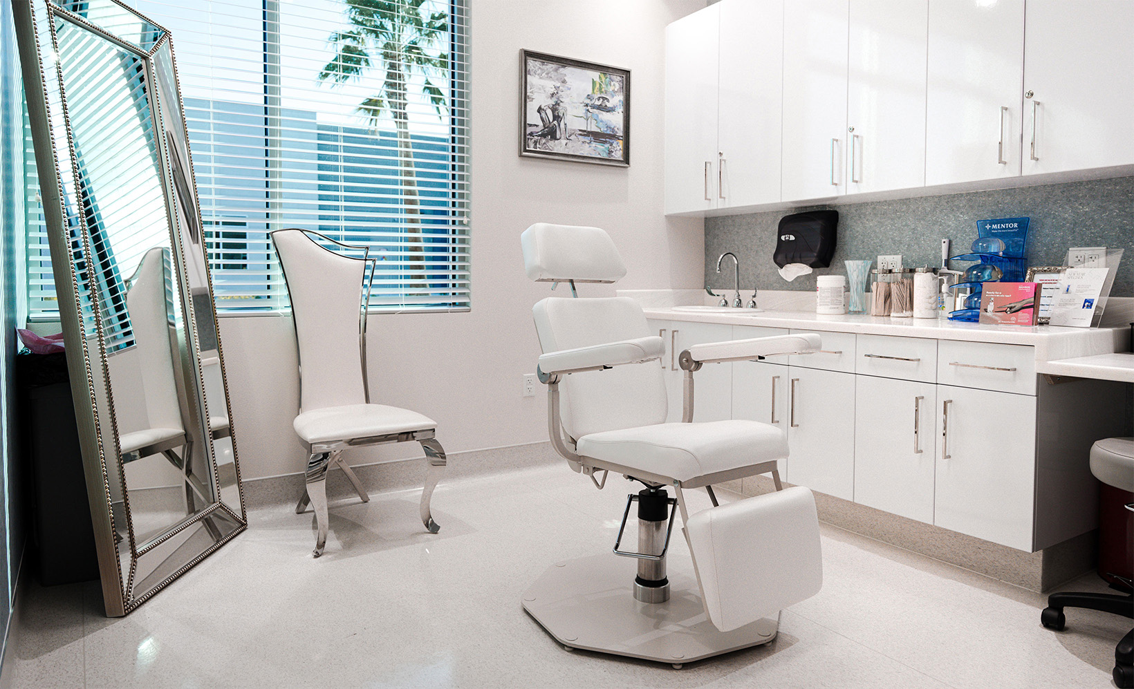 Photo of an examination room at Platinum Plastic Surgery in Las Vegas and Henderson, Nevada